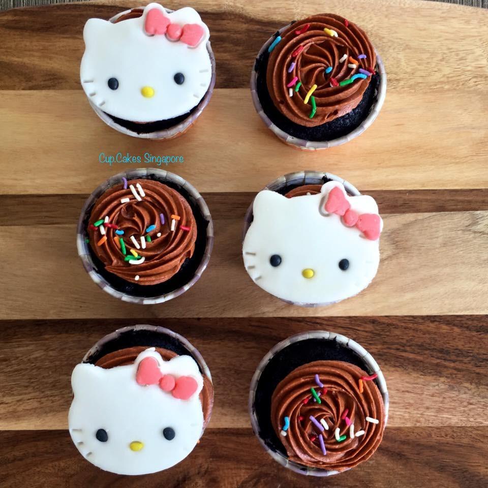 Hello kitty cupcakes customised cartoon Japanese animation cakes kitty icing cookies